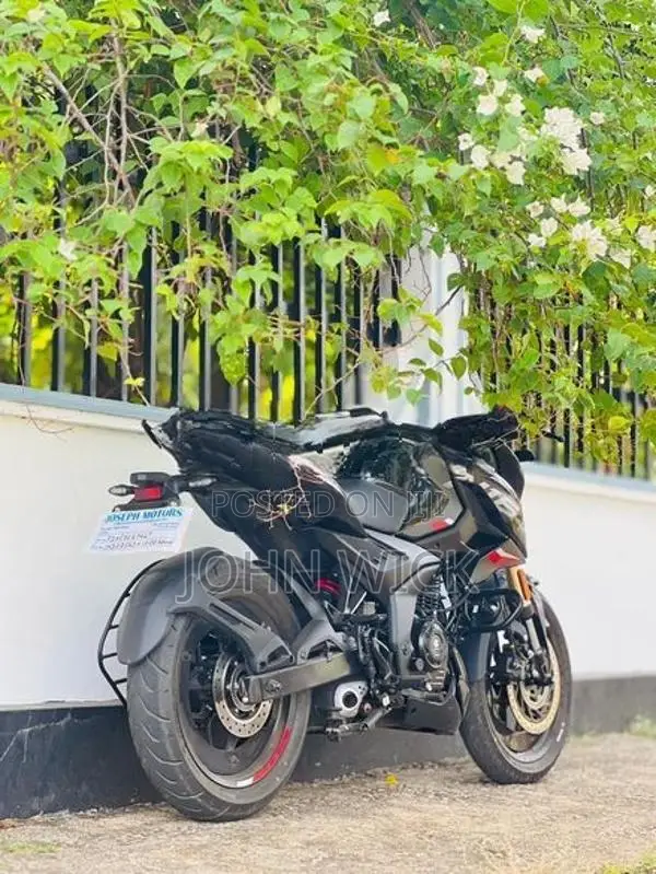 Bajaj Pulsar N160 Premium 2025