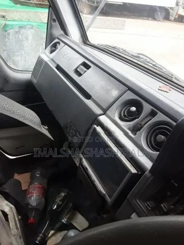 Toyota Dyna Crew Cabin