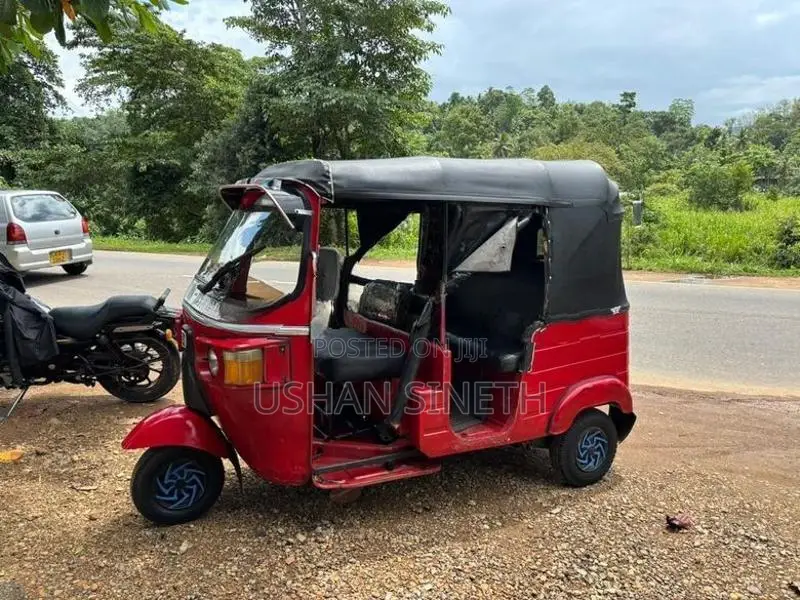 Bajaj RE 2011