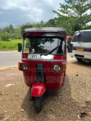 Bajaj RE 2011