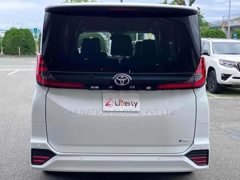 Toyota Noah SZ HEV 7 Seats 2026