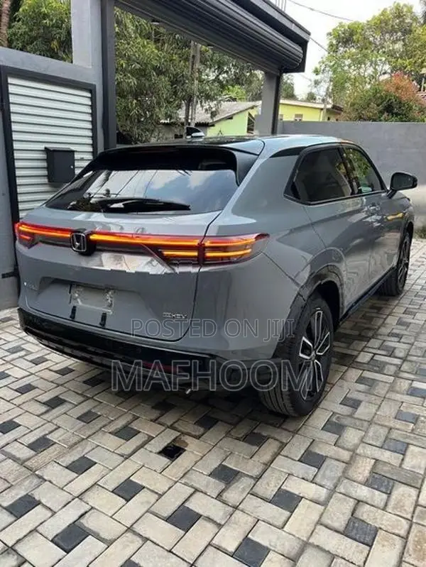 Honda Vezel Z Play Moon Roof 2026