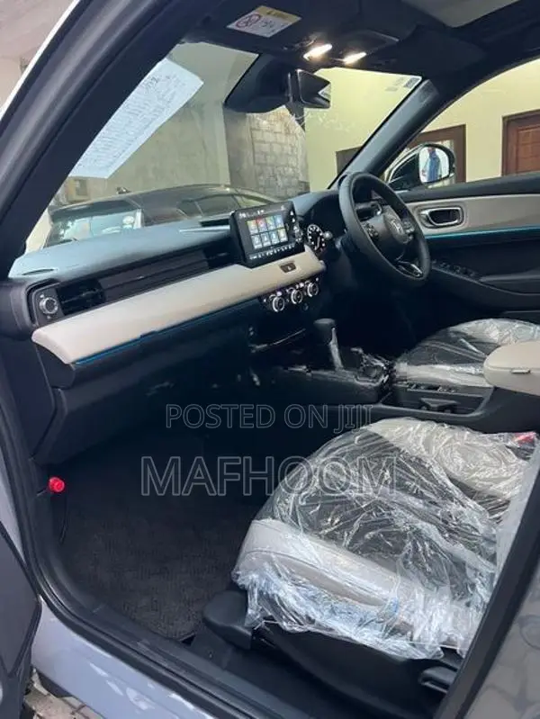 Honda Vezel Z Play Moon Roof 2026