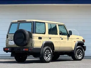 Toyota Land Cruiser 70 AX 2026