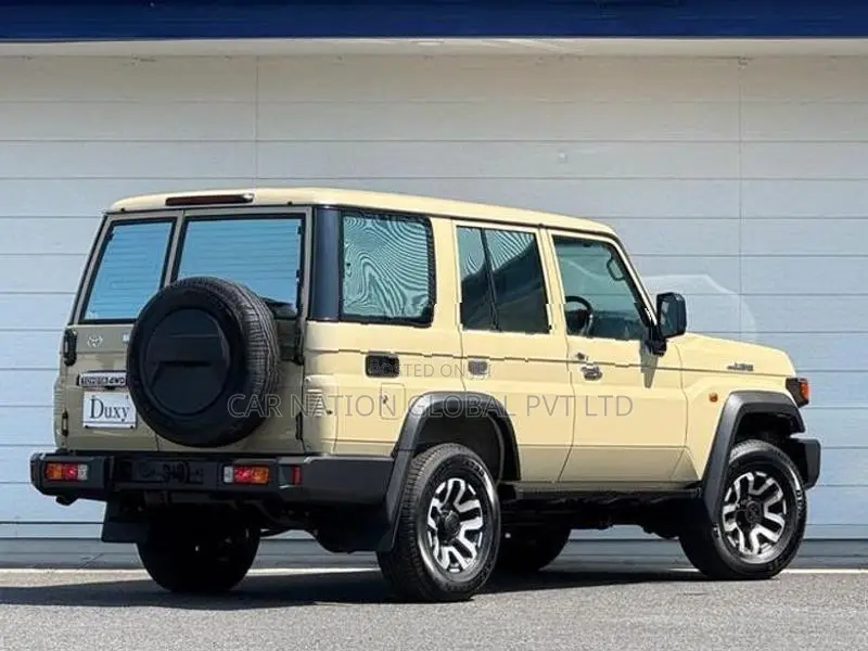 Toyota Land Cruiser 70 AX 2026