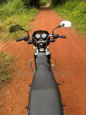 Bajaj CT100 2017