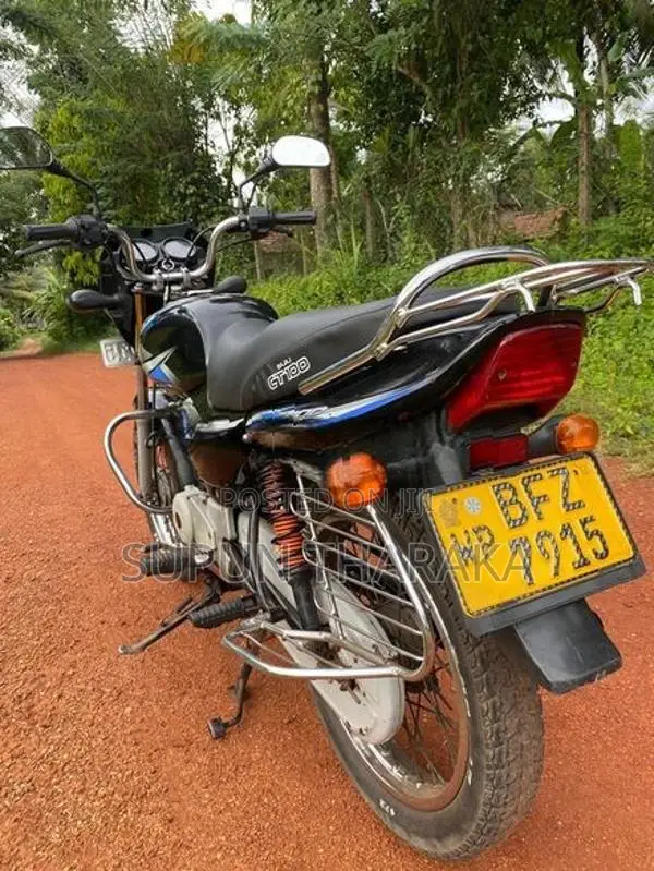 Bajaj CT100 2017
