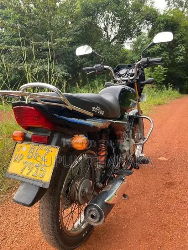 Bajaj CT100 2017