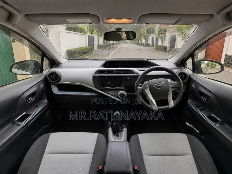Toyota Aqua 2013