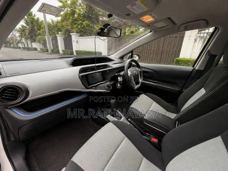 Toyota Aqua 2013
