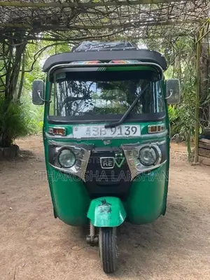 Bajaj RE 2015