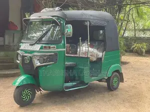 Bajaj RE 2015