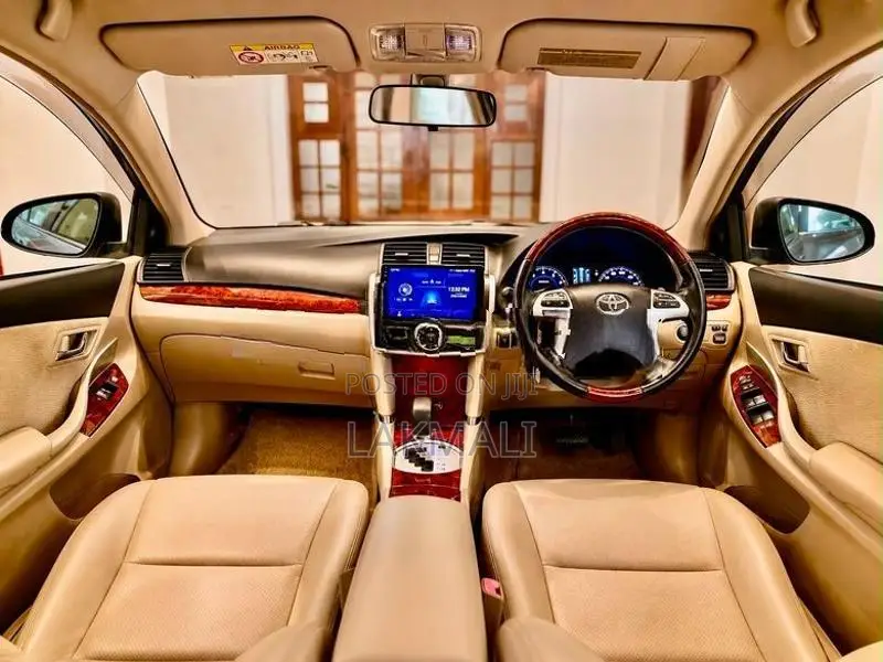 Toyota Premio G Superior 2015