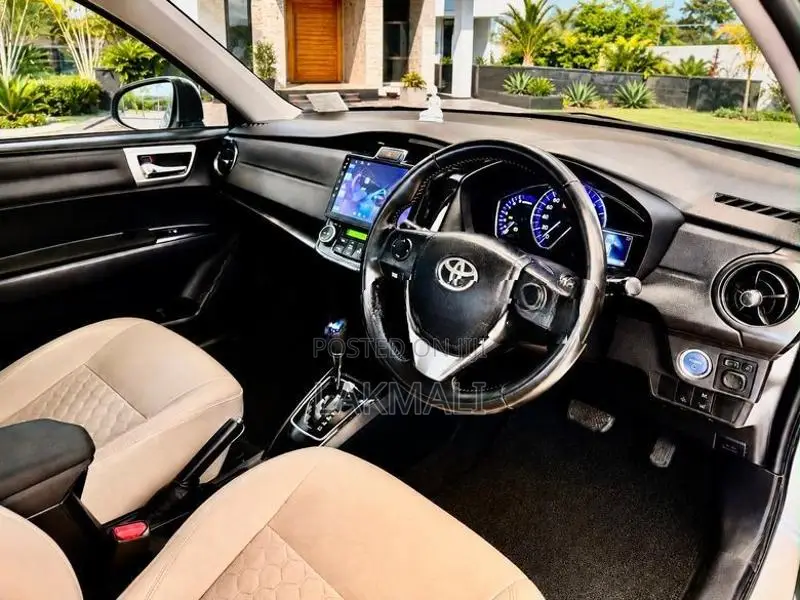 Toyota Axio Hybrid G Grade 2017