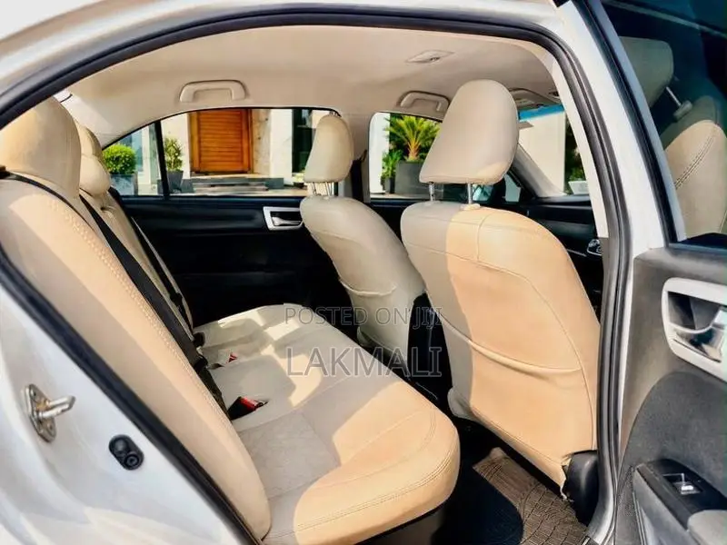 Toyota Axio Hybrid G Grade 2017