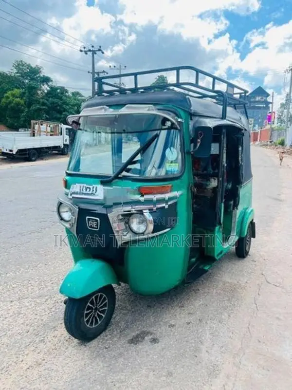 Bajaj RE 2016