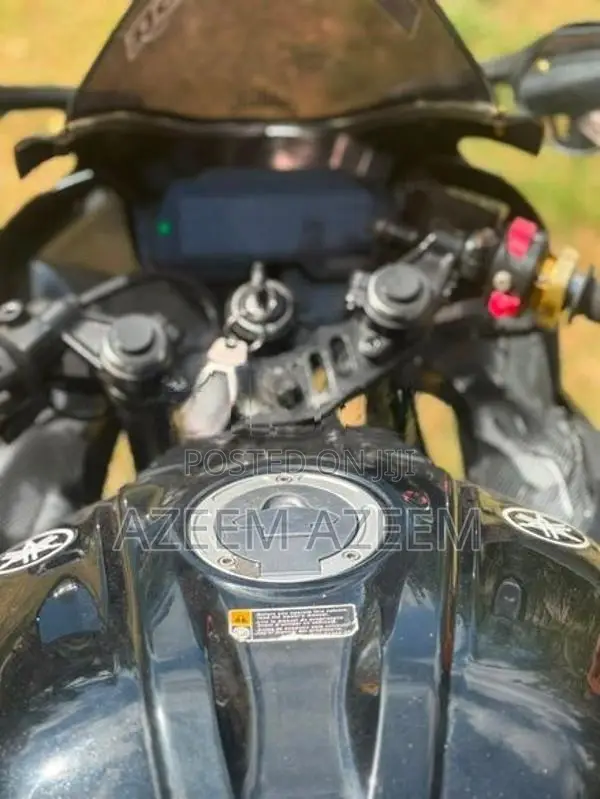 Yamaha R15 2019