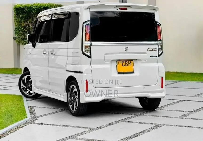 Suzuki Spacia XS CUSTOM HYBRID 2023