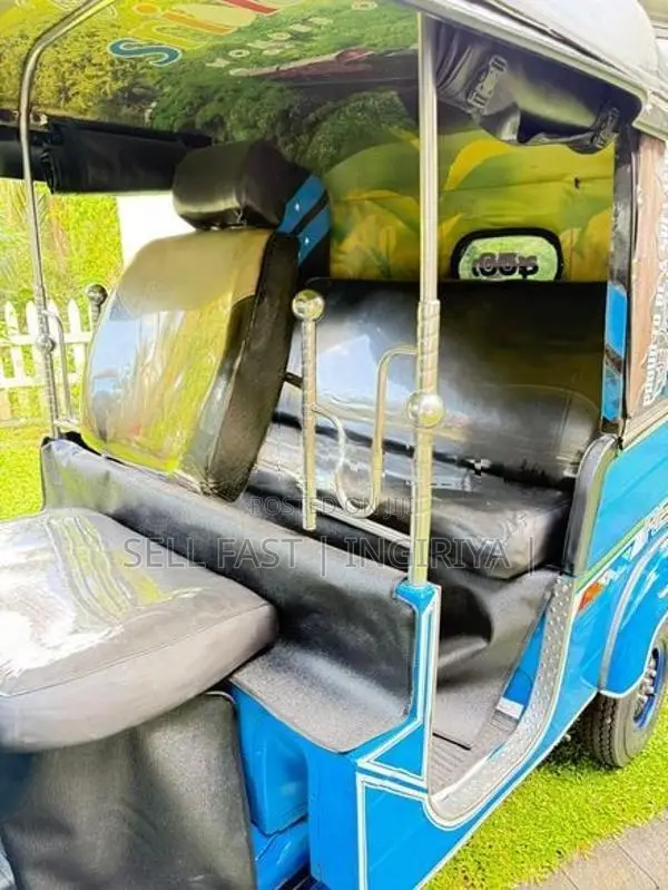 Bajaj RE Three Wheeler 2015