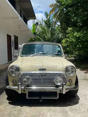 Austin Mini Cream / Ivory 1973
