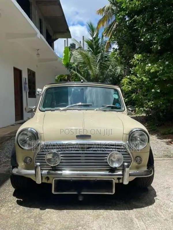 Austin Mini Cream / Ivory 1973