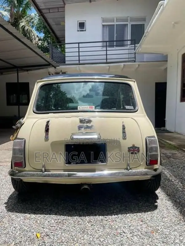 Austin Mini Cream / Ivory 1973