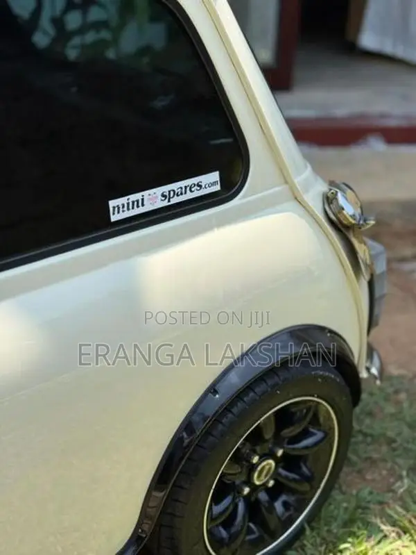 Austin Mini Cream / Ivory 1973