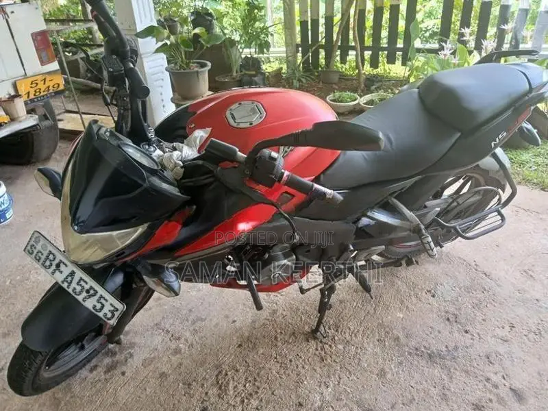 Bajaj Pulsar N160 2017