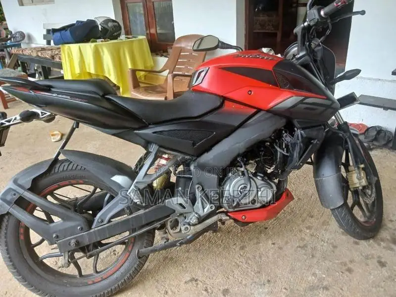 Bajaj Pulsar N160 2017
