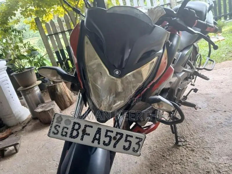 Bajaj Pulsar N160 2017