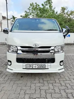 Toyota KDH 2017 Van (Used)