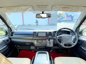 Toyota KDH 2017 Van (Used)