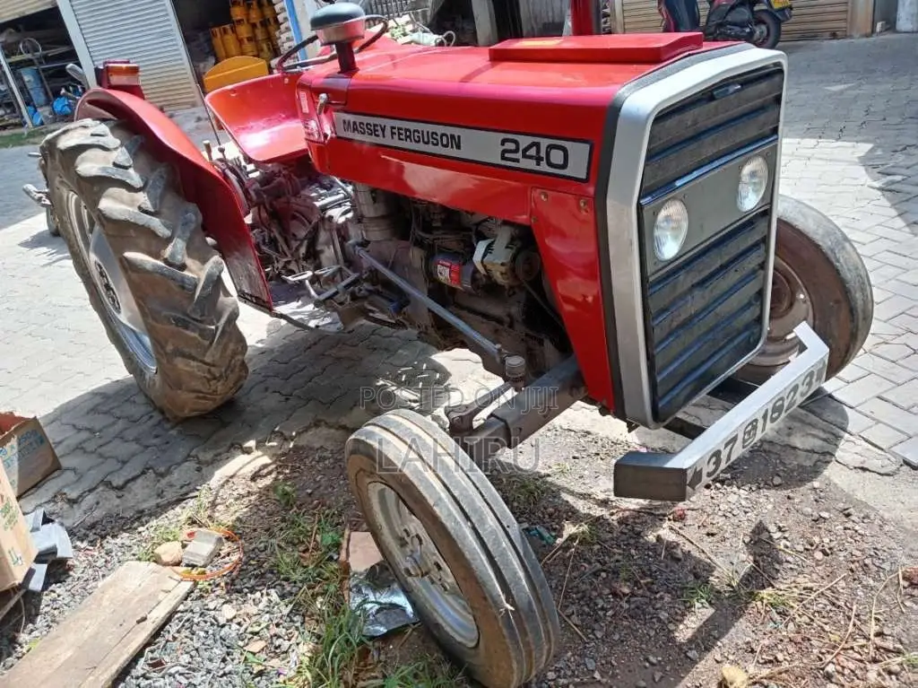 Massey-Ferguson 240 1981 Tractor (Used)