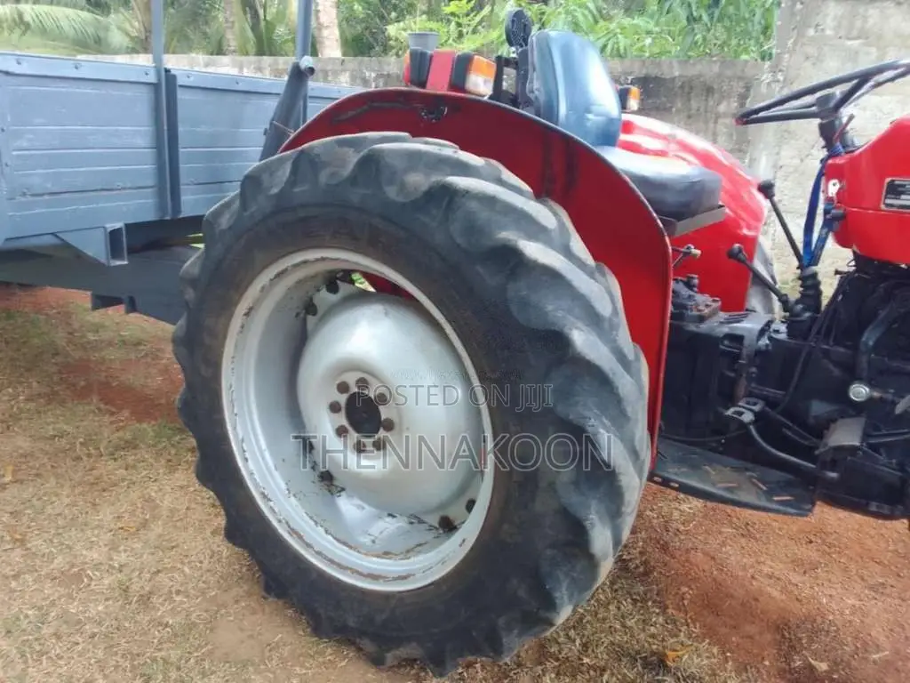 Massey-Ferguson 240 1999 Tractor (Used)