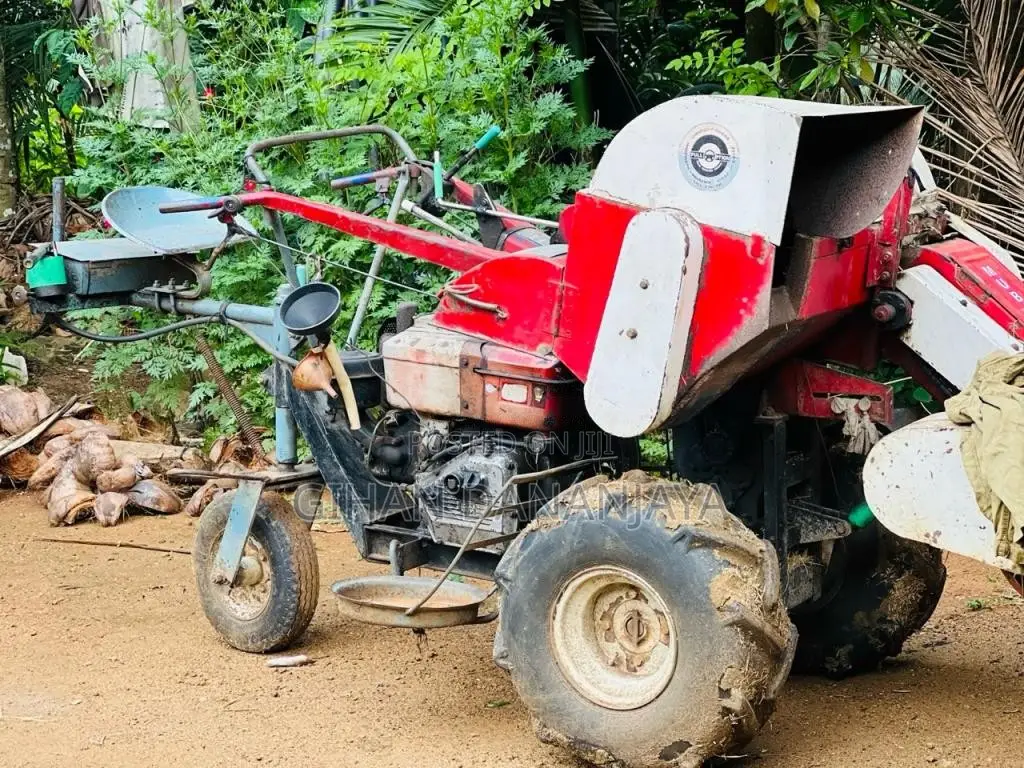 Kubota Mini Combine 2000 Tractor (Used)