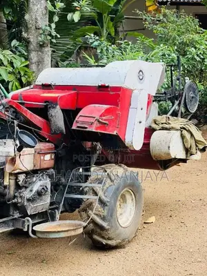 Kubota Mini Combine 2000 Tractor (Used)