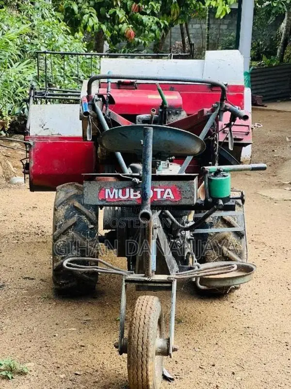 Kubota Mini Combine 2000 Tractor (Used)