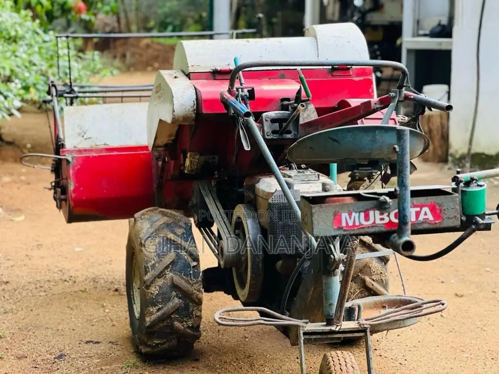 Kubota Mini Combine 2000 Tractor (Used)