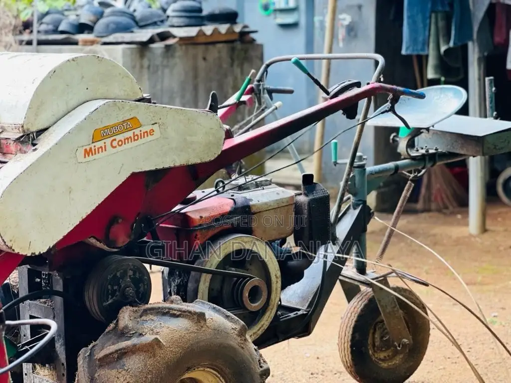 Kubota Mini Combine 2000 Tractor (Used)