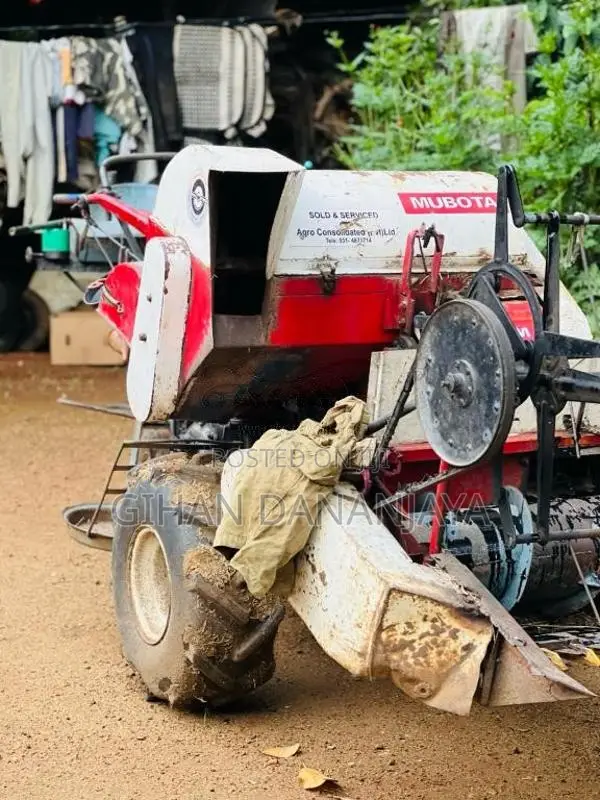 Kubota Mini Combine 2000 Tractor (Used)