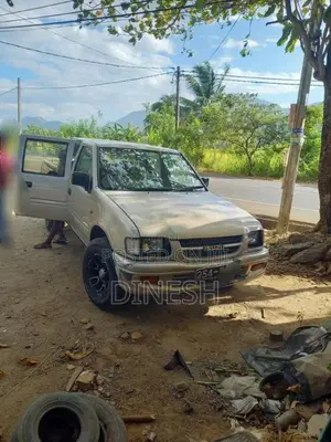 Isuzu Double Cab 2000 Pickup (Used)