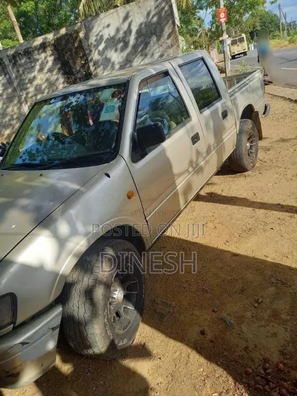 Isuzu Double Cab 2000 Pickup (Used)