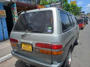 Toyota Lotto CR27 1994 Van (Used)