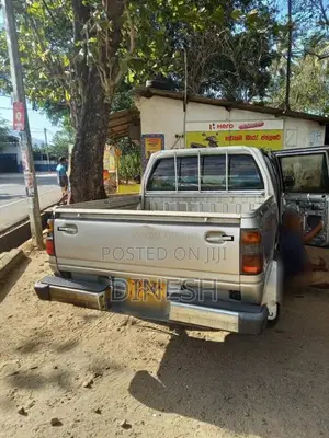Isuzu Double Cab 2000 Pickup (Used)
