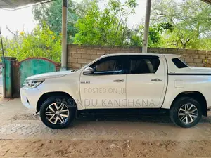 Toyota Hilux 2019 Pickup (Used)