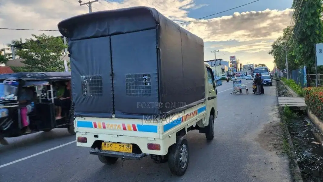 Tata Dimo Batta 2011 Lorry (Used)