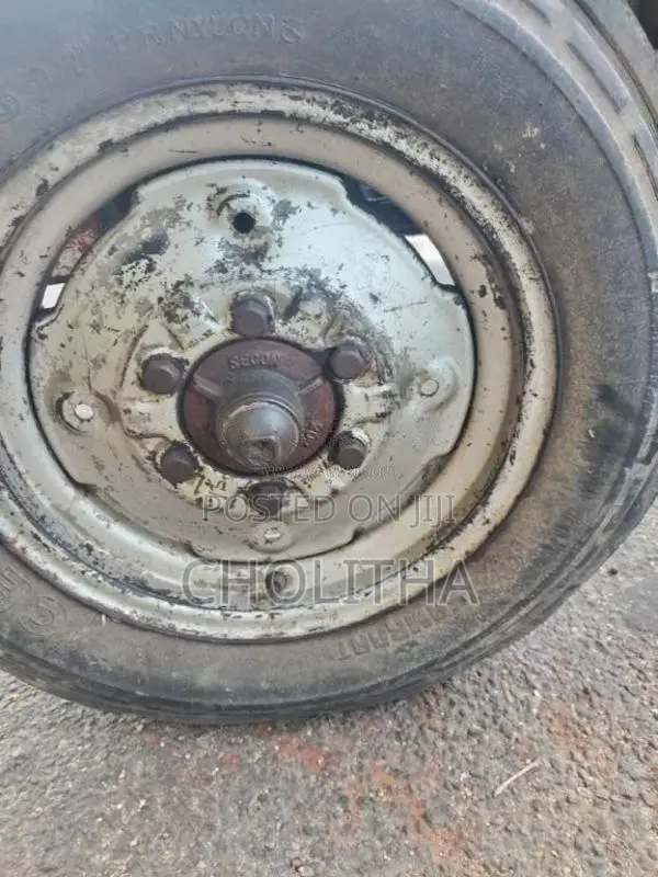 Massey-Ferguson 135 DL 1980 Tractor (Used)