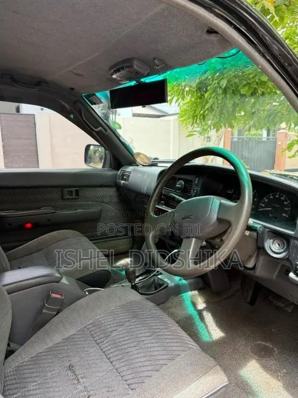 Toyota Hilux Surf 2005 Pickup (Used)