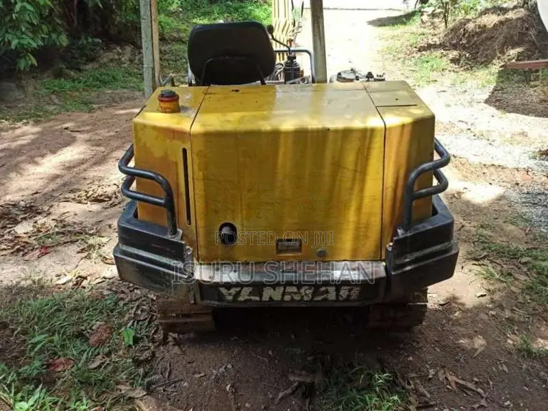 Yanmar B37 2000 Heavy-Duty (Used)