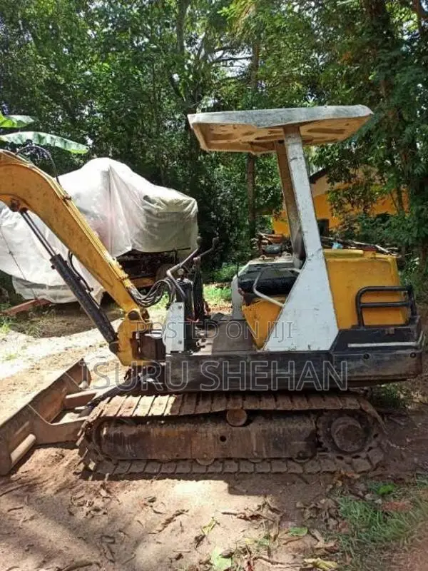 Yanmar B37 2000 Heavy-Duty (Used)